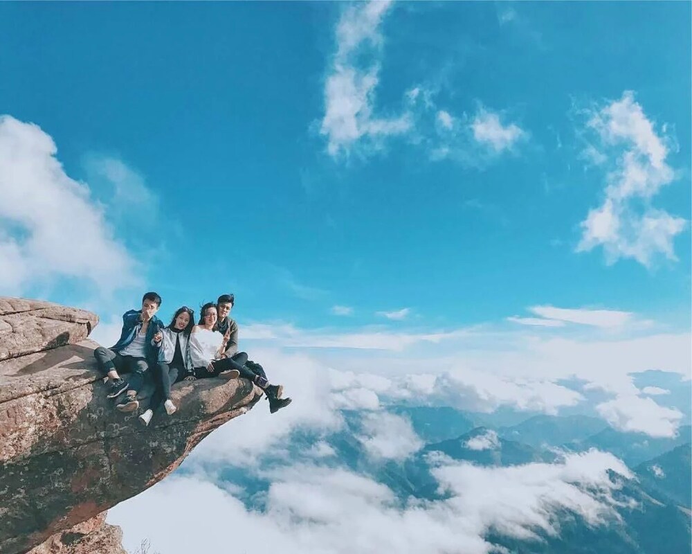 Núi Bà Đen là địa điểm lý tưởng để săn mây
